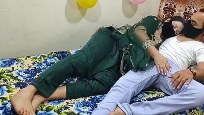 Desi Stepson Fucks Hot Muslim Stepmom - Homemade Taboo Sex - veryfreeporn.com - India