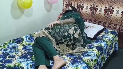 Desi Stepson Fucks Hot Muslim Stepmom - Homemade Taboo Sex - veryfreeporn.com - India