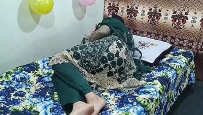 Desi Stepson Fucks Hot Muslim Stepmom - Homemade Taboo Sex - veryfreeporn.com - India
