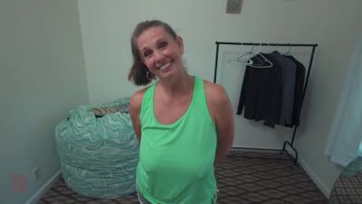 Hot MILF Tailor Gives Blowjob & Rides Cock in Homemade POV 4K Video - veryfreeporn.com - Usa