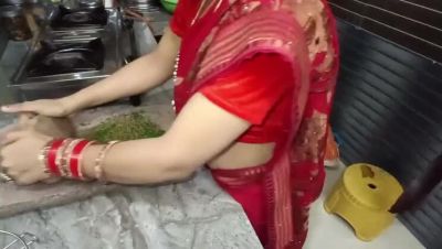 Indian Bhabhi Cures Pussy Itch With Brother-In-Law's Big Cock in Kitchen - Homemade HD - porntry.com - India