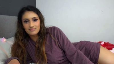 Amateur brunette Michelle with small tit - drtuber.com