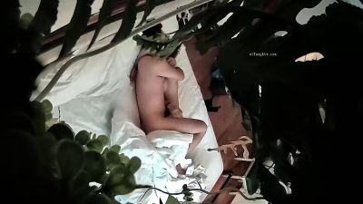 Horny fat arab housewife fingered on amateur hidden cam - drtuber.com