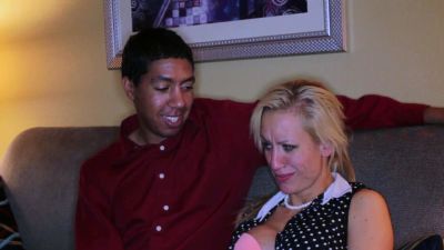 Amateur blond girl with big boobs getting fucked - drtuber.com