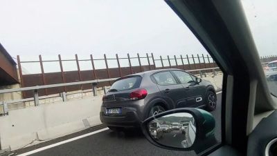 Hot Italian Couple Fucks in Car After Beach Day - Public Sex & Pee Fun - xxxfiles.com - Italy
