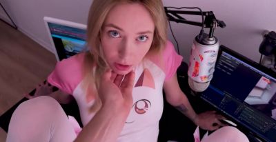 Stepsister gets busted moonlighting as a webcam model and PAYS FOR IT - anysex.com